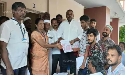 வாக்காளர் பட்டியலில் பெயர் சேர்ப்பு முகாம் வாக்காளர் பட்டியலில் பெயர் சேர்ப்பு முகாம்