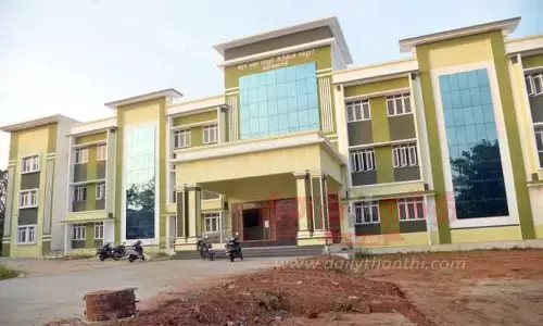 அரசு கல்லூரியில் புதிய கட்டிடம் திறப்பு:உபகரணங்கள், குடிநீர் வசதி ஏற்படுத்தி கொடுக்க வேண்டும்-சமூக ஆர்வலர்கள் வலியுறுத்தல்