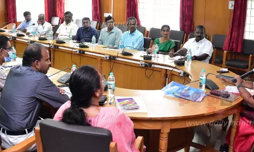 மாவட்டத்தில் வாக்காளர் பட்டியலில் பெயர் சேர்க்க 11,693 பேர் விண்ணப்பம் மாவட்டத்தில் வாக்காளர் பட்டியலில் பெயர் சேர்க்க 11,693 பேர் விண்ணப்பம்