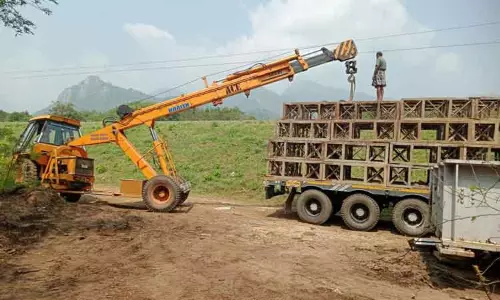 யானைகள் தண்டவாளத்தை கடக்க சுரங்கப்பாதை