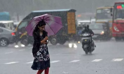 தமிழகத்தில் 4 மாவட்டங்களில் அடுத்த 3 மணி நேரத்தில் மழைக்கு வாய்ப்பு - வானிலை ஆய்வு மையம் தகவல் தமிழகத்தில் 4 மாவட்டங்களில் அடுத்த 3 மணி நேரத்தில் மழைக்கு வாய்ப்பு - வானிலை ஆய்வு மையம் தகவல்