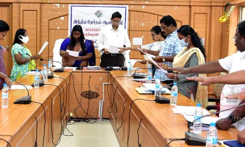 நாமக்கல் கலெக்டர் அலுவலகத்தில்  இந்திய அரசியலமைப்பு உறுதிமொழி ஏற்பு