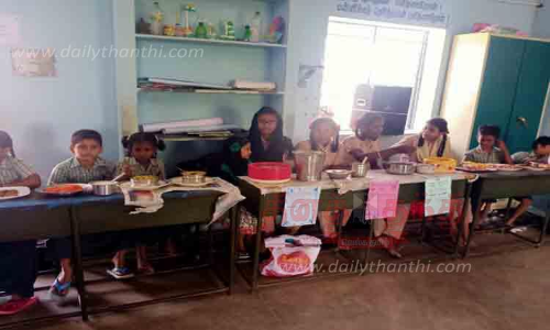 அரசு பள்ளியில் உணவு திருவிழா