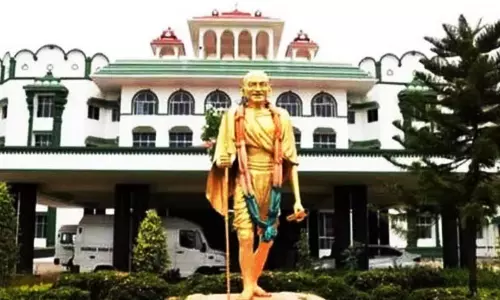 தமிழகத்தில் மது விற்பனை நேரத்தை ஏன் மாற்றக்கூடாது...? மதுரை ஐகோர்ட்டு கேள்வி