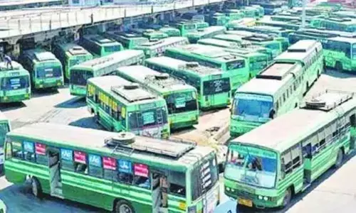 கார்த்திகை தீபத்திருவிழாவையொட்டி 2,700 சிறப்பு பஸ்கள் இயக்கம் கார்த்திகை தீபத்திருவிழாவையொட்டி 2,700 சிறப்பு பஸ்கள் இயக்கம்