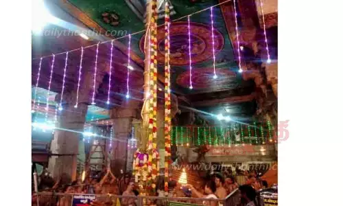 திருப்பரங்குன்றம் முருகன் கோவிலில்  திருக்கார்த்திகை தீப திருவிழா கொடியேற்றத்துடன் தொடக்கம்- 6-ந் தேதி மலையில் மகா தீபம் ஏற்றப்படுகிறது