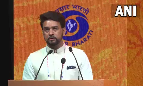 பயங்கரவாத தாக்குதல் லைவ் செய்தியில் தவறான நோக்கத்திற்கு ஊடகங்கள் இடம் அளித்து விட கூடாது: மத்திய மந்திரி பேச்சு பயங்கரவாத தாக்குதல் லைவ் செய்தியில் தவறான நோக்கத்திற்கு ஊடகங்கள் இடம் அளித்து விட கூடாது: மத்திய மந்திரி பேச்சு