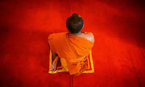 தாய்லாந்து புத்தமத  கோவிலில் போதைமருந்து சோதனையில் சிக்கி கொண்ட துறவிகள்