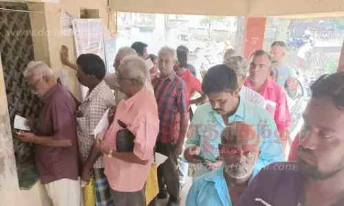 மின் இணைப்புடன் 90 ஆயிரம் பேர் ஆதாரை இணைப்பு