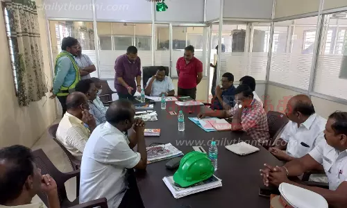 பள்ளிபாளையத்தில் போக்குவரத்து மாற்றம் குறித்த ஆலோசனை கூட்டம் பள்ளிபாளையத்தில் போக்குவரத்து மாற்றம் குறித்த ஆலோசனை கூட்டம்