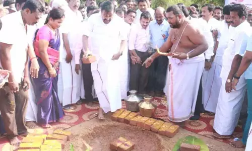 புதிய கூட்டுக்குடிநீர் திட்டப்பணிகள் அமைச்சர் கே.என்.நேரு அடிக்கல் நாட்டினார் புதிய கூட்டுக்குடிநீர் திட்டப்பணிகள் அமைச்சர் கே.என்.நேரு அடிக்கல் நாட்டினார்