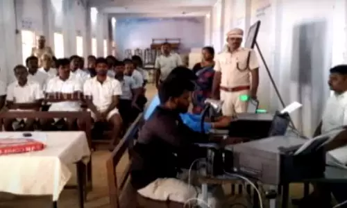 சிறை கைதிகளுக்கு ஆதார் - சிறைத்துறை டிஜிபி எடுத்த முடிவு சிறை கைதிகளுக்கு ஆதார் - சிறைத்துறை டிஜிபி எடுத்த முடிவு
