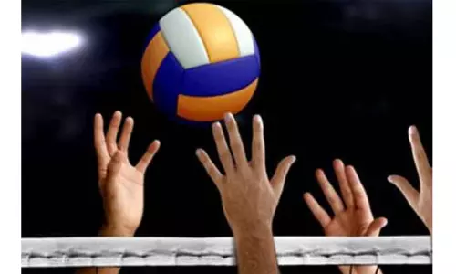 கைப்பந்து லீக் போட்டி: தொடக்க ஆட்டத்தில் பச்சையப்பா அணி வெற்றி