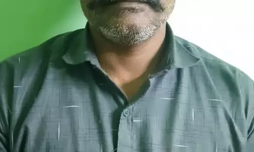 பவானி அருகே கோவிலின் பூட்டை உடைத்து நகை- வெள்ளி பொருட்கள் திருடியவர் கைது பவானி அருகே கோவிலின் பூட்டை உடைத்து நகை- வெள்ளி பொருட்கள் திருடியவர் கைது