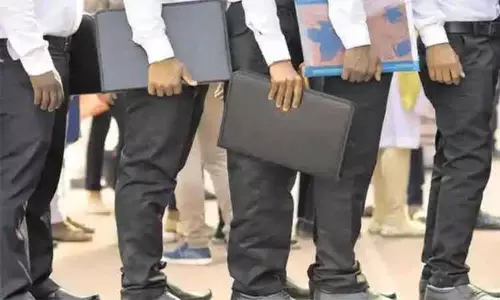 இந்தியாவில் வேலையின்மை விகிதம் நவம்பர் மாதத்தில் 8 சதவீதமாக அதிகரிப்பு இந்தியாவில் வேலையின்மை விகிதம் நவம்பர் மாதத்தில் 8 சதவீதமாக அதிகரிப்பு