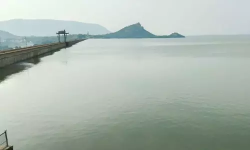 நீர்வரத்து குறைவால் மேட்டூர் அணை நீர்மட்டம் தொடர்ந்து சரிவு