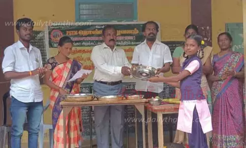 அரசு பள்ளியில் விழிப்புணர்வு கூட்டம் அரசு பள்ளியில் விழிப்புணர்வு கூட்டம்