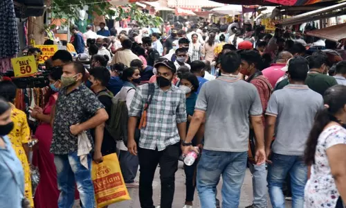 டெல்லி மாநகராட்சி தேர்தல்: போலீசார் ரோந்து பணி; அனைத்து கடைகளும் நாளை மூடப்படும்