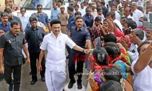 முதல்-அமைச்சர் மு.க.ஸ்டாலினுக்கு உற்சாக வரவேற்பு முதல்-அமைச்சர் மு.க.ஸ்டாலினுக்கு உற்சாக வரவேற்பு