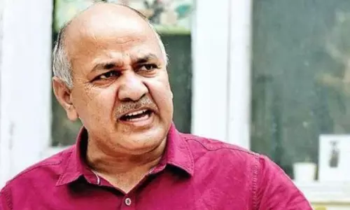 டெல்லி மாநகராட்சி தேர்தல்; வாக்காளர் பட்டியலில் பலரது பெயர் இல்லை:  சிசோடியா பரபரப்பு குற்றச்சாட்டு