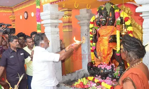 கோவையில் ஓ.பன்னீர்செல்வம் சாமி தரிசனம்