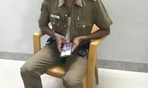 ரோந்து பணியில் ஈடுபட்ட போலீஸ் ஏட்டு மீது தாக்குதல் ரோந்து பணியில் ஈடுபட்ட போலீஸ் ஏட்டு மீது தாக்குதல்