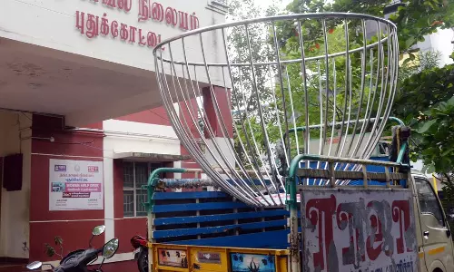 ஜெயலலிதா சிலை, கூண்டு பறிமுதல் ஜெயலலிதா சிலை, கூண்டு பறிமுதல்