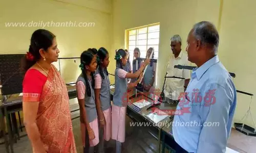 கோட்டூர் அரசு பள்ளியில் கணித உபகரணங்கள் மூலம் மாணவ-மாணவிகளுக்கு பயிற்சி