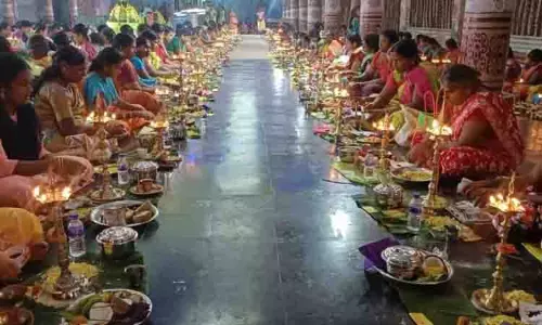 ஆலங்குடி அய்யப்பன் கோவிலில் குத்துவிளக்கு பூஜை