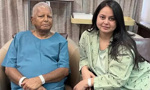 சிங்கப்பூரில் லாலுவுக்கு சிறுநீரக மாற்று ஆபரேஷன் நடந்தது