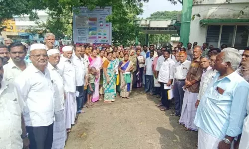 சப்-கலெக்டர் அலுவலகத்தை பொதுமக்கள் முற்றுகை