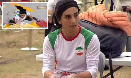 ஈரான்: ஹிஜாப் இல்லாமல் விளையாட்டு போட்டியில் பங்கேற்ற வீராங்கனையின் வீடு தகர்ப்பு.. -கண்கலங்கி நின்ற சோகம்!