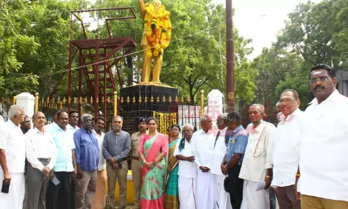 அம்பேத்கர் சிலைக்கு, அமைச்சர் சந்திரபிரியங்கா மாலை அணிவிப்பு