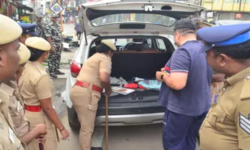 கோவையில் விடிய, விடிய வாகன சோதனை கோவையில் விடிய, விடிய வாகன சோதனை