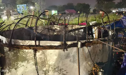 குடிசை தீயில் எரிந்து சாம்பல்