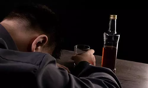 போதையால் பாதை மாறும் மாணவர்கள்