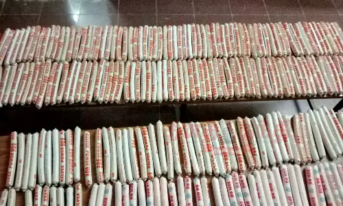 கடற்கரையில் புதைத்து வைத்த 239 ஜெலட்டின் குச்சிகள் பறிமுதல்