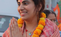 கிரிக்கெட் வீரர் ஜடேஜாவின் மனைவி ரிவாபா ஜடேஜா பின்னடைவு