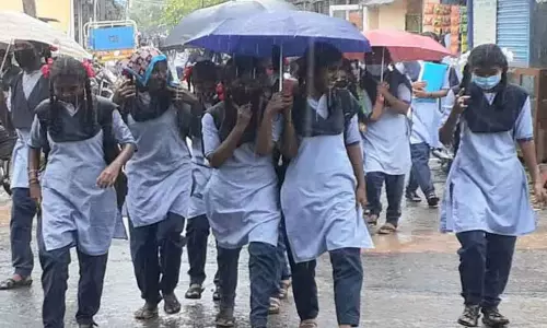 தமிழகத்தில் 22 மாவட்டங்களில் பள்ளி, கல்லூரிகளுக்கு நாளை விடுமுறை...!