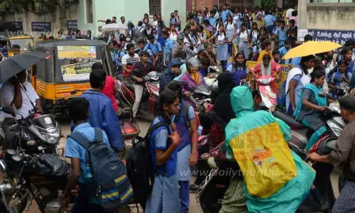 வேலூர் மாவட்டத்தில் பள்ளி, கல்லூரிகளுக்கு நாளை விடுமுறை