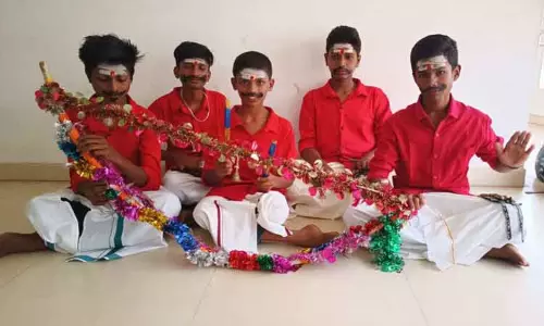 அரசின் திட்டங்களை எடுத்து கூறினர்: பெண் கல்வியின் முக்கியத்துவம் குறித்து விழிப்புணர்வு-கலைத்திருவிழாவில் வில்லுப்பாட்டாக பாடி மாணவர்கள் அசத்தல்