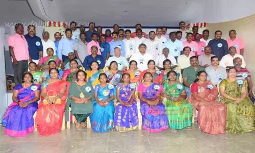 முன்னாள் மாணவர்கள் சந்திப்பு