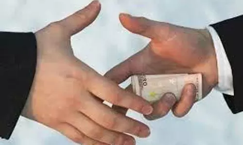 சின்னதச்சூர் கூட்டுறவு சங்க செயலாளர், காசாளர் பணியிடை நீக்கம்