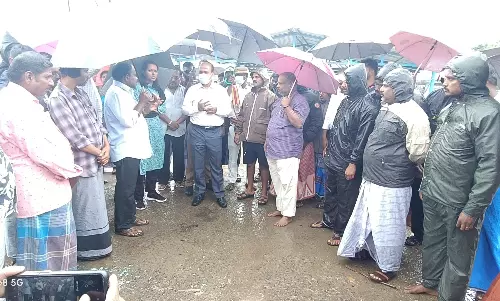 கடலோர பகுதிகளில் கலெக்டர் ஆய்வு