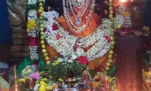 கம்பம் அருகே சாமாண்டியம்மன் கோவிலில் 108 சங்காபிஷேகம் கம்பம் அருகே சாமாண்டியம்மன் கோவிலில் 108 சங்காபிஷேகம்