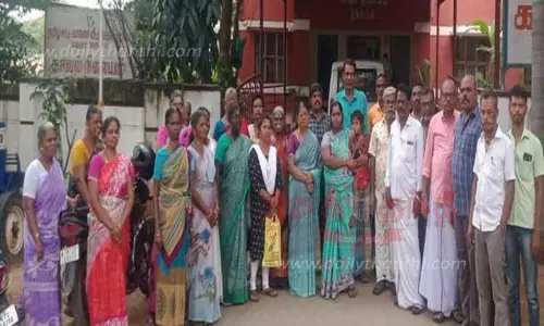 செல்போன் கோபுரம் அமைக்க பொதுமக்கள் எதிர்ப்பு செல்போன் கோபுரம் அமைக்க பொதுமக்கள் எதிர்ப்பு