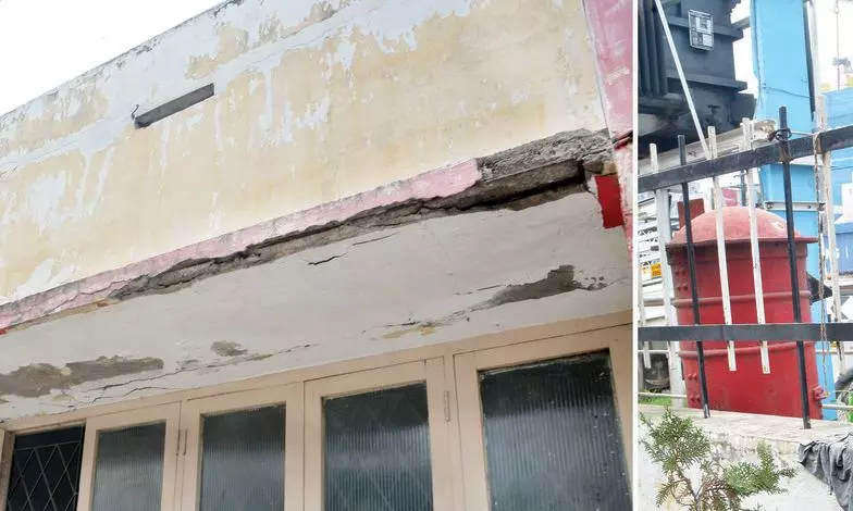 சேதமடைந்த கட்டிடத்தில் செயல்படும் தபால் நிலையம் சேதமடைந்த கட்டிடத்தில் செயல்படும் தபால் நிலையம்