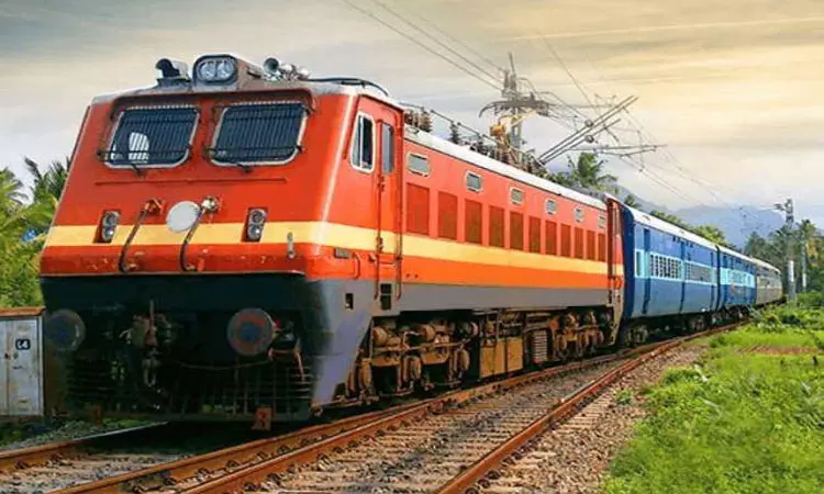 சொர்க்கவாசல் திறப்பு நிகழ்ச்சி: ஸ்ரீரங்கம் ரெயில் நிலையத்தில் எக்ஸ்பிரஸ் ரெயில்கள் 3 நாட்கள் நின்று செல்ல ஏற்பாடு