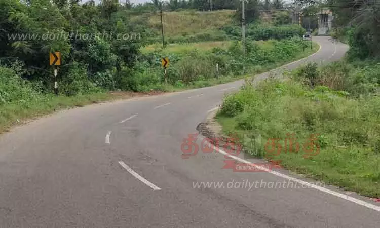 சாலையோர தடுப்புகள் இல்லாததால் அதிகரிக்கும் விபத்துகள்