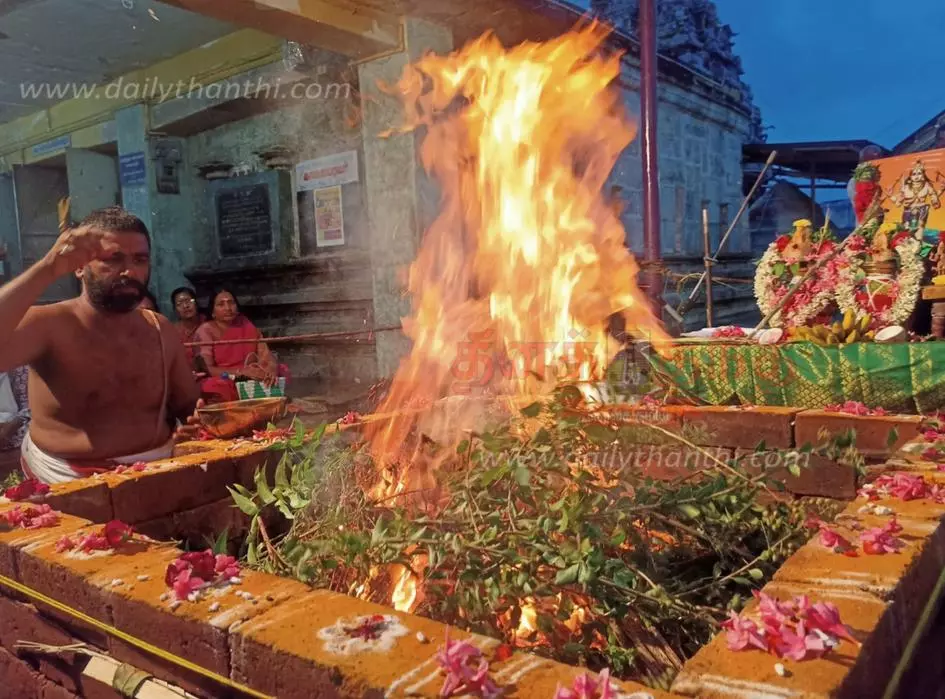 அந்தியூர் செல்லீஸ்வரர் கோவிலில் கால பைரவருக்கு சிறப்பு பூஜை அந்தியூர் செல்லீஸ்வரர் கோவிலில் கால பைரவருக்கு சிறப்பு பூஜை